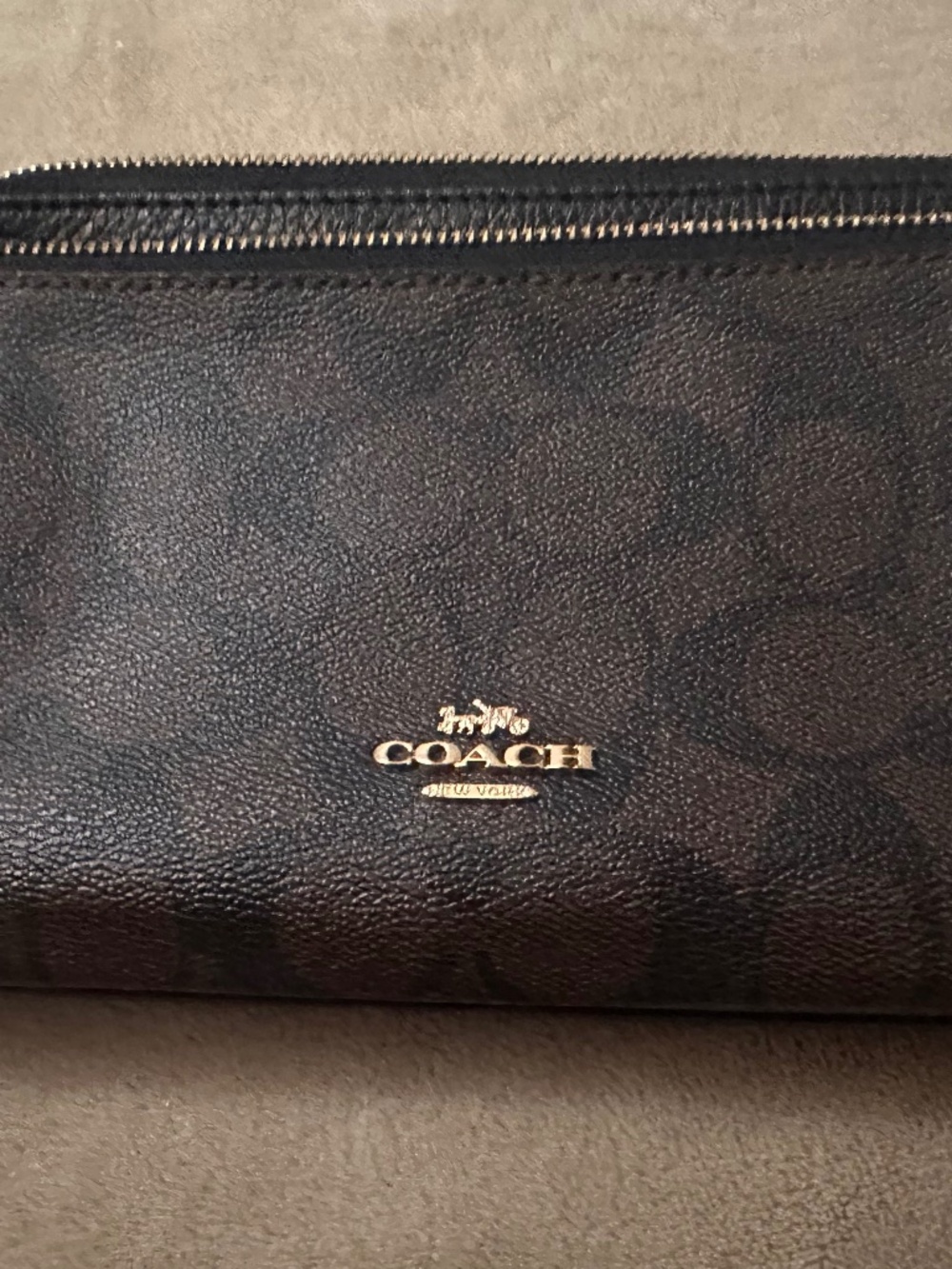 Couch double zip wristlet